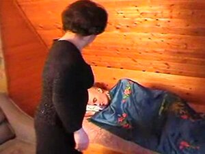 MAMAN RUSSE 21 brune mature avec un nouvel homme