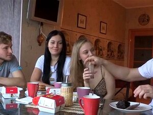 Seul le sexe chaud a excité nos nanas. Ces salopes dégueulasses