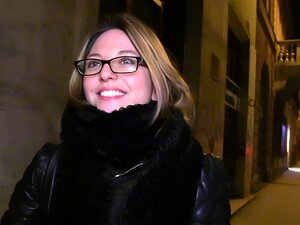 Agent Public Touriste français baisé dans une cage d'escalier
