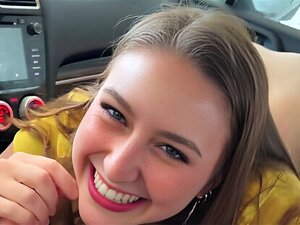 La mignonne poilue Laney Grey prend une grosse baise profonde et se