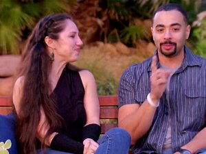 Un couple frais et interracial nouvellement défié rejoint la