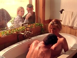 Plongez dans le monde séduisant de l'Hôtel Erotica et découvrez la