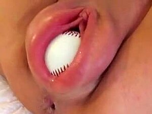 Balle de baseball dans le vagin (lol)