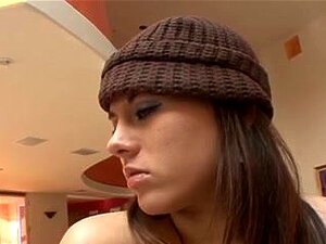 Mamma et pas sa belle-fille 10 - a téléchargé une bite,