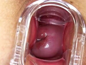 Une nympho tchèque coquine écarte sa chatte rétrécie jusqu'au s