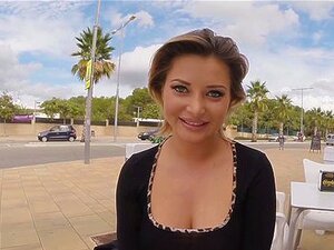 La nana russe Anna s'est fait baiser le cul en public