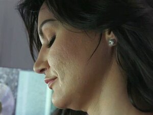 Les femmes chaudes Violet Storm et Becky Bandini soulagent leur