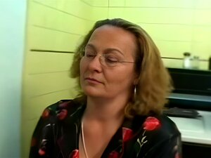 baise dans la cuisine