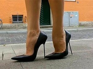 High Heels Walk dans la ville