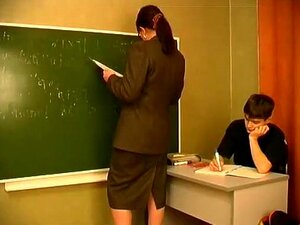 Vidéo maison torride avec gros seins, scènes de cunnilingus,