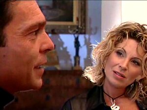 Fête d'orgie sexuelle mature - Shemale et couples baisent