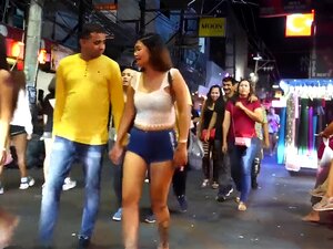 Découvrez la vie nocturne électrisante de Pattaya avec de superbes