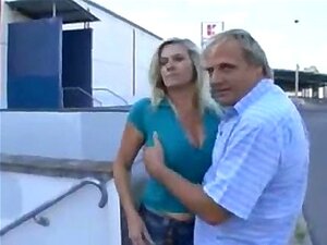 dates25com Maman allemande percée en public