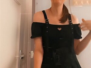 fille efféminée déshabille jessiesissyadventures nue