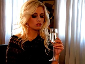 La pornstar en chaleur Jessie Volt en lingerie fabuleuse, film xxx