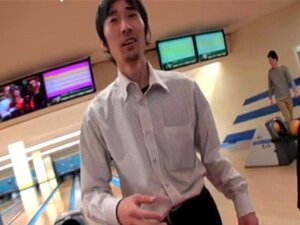 Plongez dans le monde torride d'une séductrice japonaise qui sait