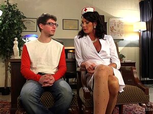 Morgan Bailey et sa GROSSE giclée de sperme !