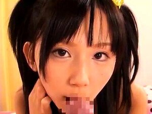 Belle bombe japonaise séduisante baisée