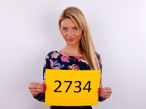 SUPER SEXY ET CHAUDE ANASTASIA (2734) SE MASTURBE JUSQU'À BIG O, Le