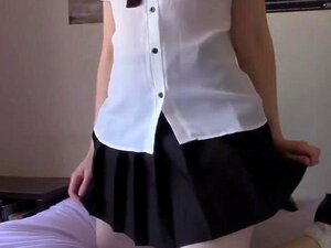 Le cosplay sale amateur d'une écolière