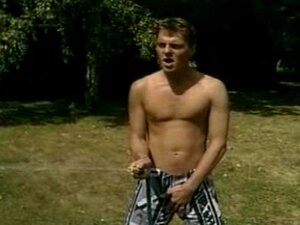 Tabatha Cash DP dans le jardin