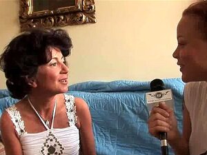 Mamie baveuse se fait pilonner