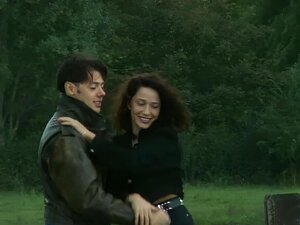 Plongez dans la passion irrésistible des beautés italiennes dans ce