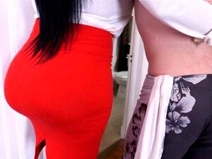 La belle-mère aux gros seins adore partager une bite avec Ariana