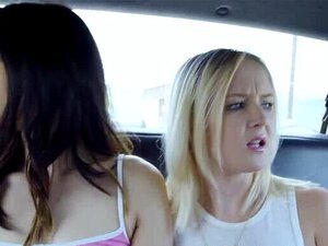 Jules Jordan - Les petites salopes Natalia Queen et Harmony Wonder se