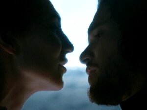 Carice van Houten nue - Josephine Gillan nue - Game of Thrones s05e04