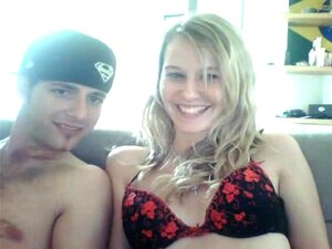 Session de baise chaude en couple mignon sur cam, le couple
