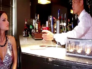 Plaisir de serveuse salope classe