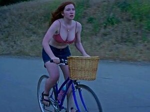 Annalise Basso fait du vélo