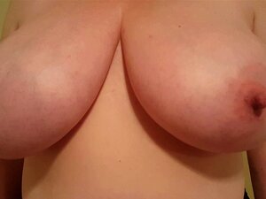 Gros nichons naturels salope Lateshay extenseurs de tétons
