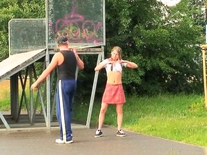 L'incroyable pornstar Monica Sweat dans une vidéo porno européenne