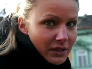 Superbe chérie tchèque accepte de se faire baiser dans le parking