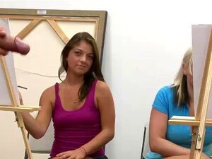 Des nanas cfnm habillées en train de se moquer. Des nanas femdom