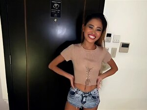 Une femme de ménage philippine se fait ravager par une bite