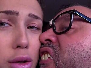 Succombez à vos désirs avec une fraîche beauté fraîche qui