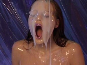 Queeny Love : Éjaculation faciale et sperme par Goldfinger2000