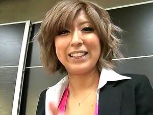 Salope japonaise en chaleur Haru Sakuraba dans une vidéo JAV de