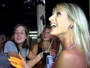 Vivez une nuit inoubliable de désir et de plaisir lorsque des femmes