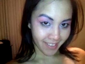 FEMME SEXY À GROS SEINS REÇOIT LA MEILLEURE ÉJACULATION FACIALE DE
