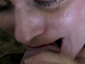 Pipe baveuse et crade d'une GILF amateur