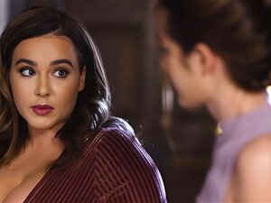 Natasha Nice, Une Fille Chaude Et Fumante, A Sa Première Expérience