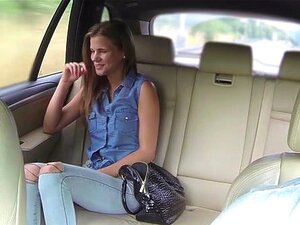 Sarah dans Lady Wants to See Driver's Big Cock - FakeTaxi. J'aurais