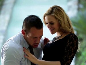 La blonde super chaude Mia Malkova imagine que son mec chaud Johnny