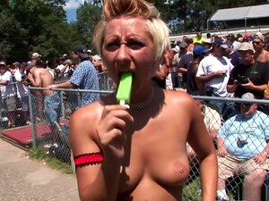 Pornstar en chaleur dans un strip-tease incroyable, vidéo xxx solo,
