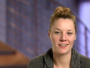 Des couples super chauds s'engagent dans une orgie chaude au swing