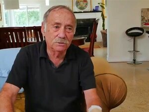 Vieux mec de la salle de sport Plus de 200 ans de pine pour cette